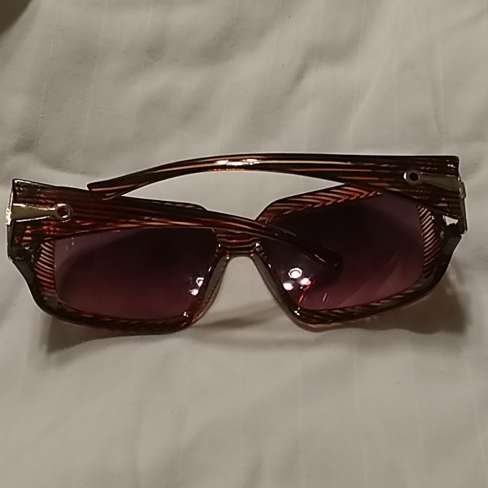 Sunglasses - Picture 3 of 7